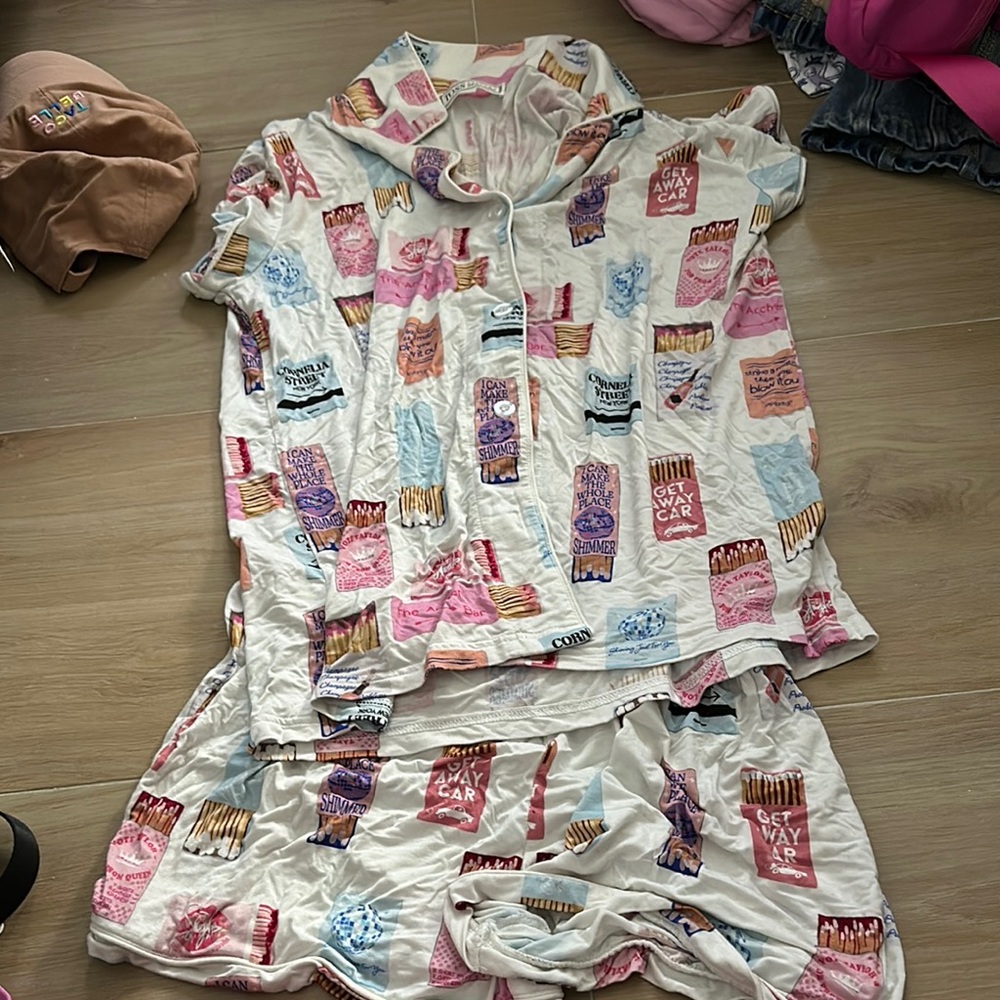 Taylor swift pajama set worn 1 time